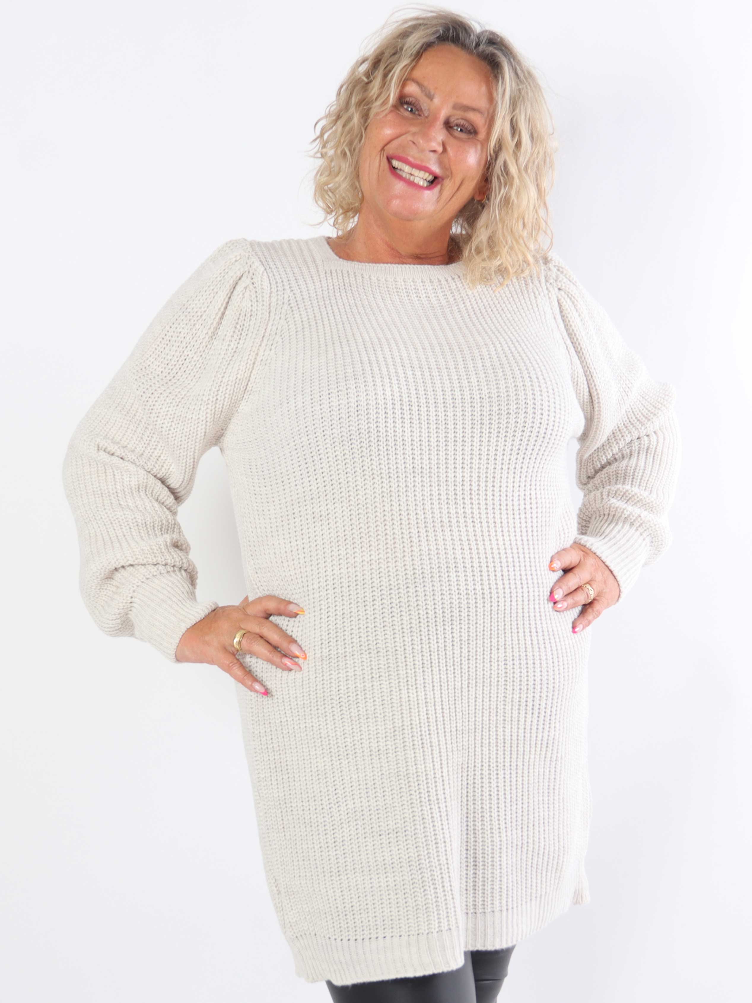 Dajana - Plus size strikkjole med ballonærmer